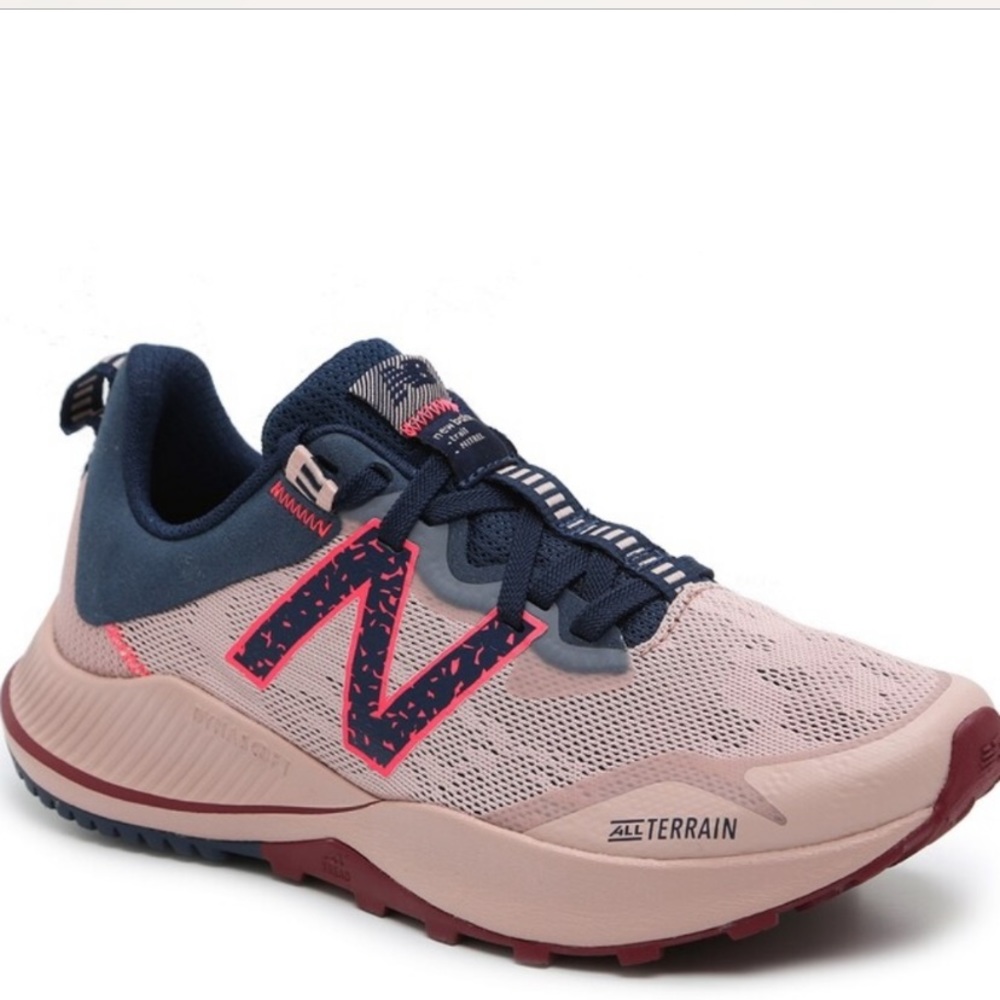 New Balance women’s trail sneakers size 7
